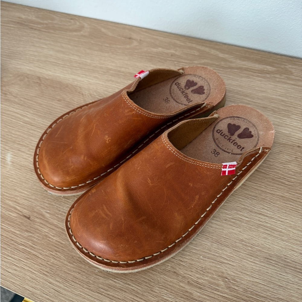 Women’s Duckfeet Blavand brown leather mules.